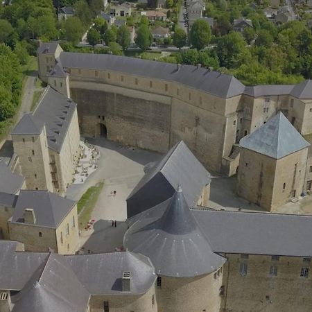 Superbe Appartement Face Au Chateau - 2 Chambres - Netflix/Canal+ Sedan Exterior photo