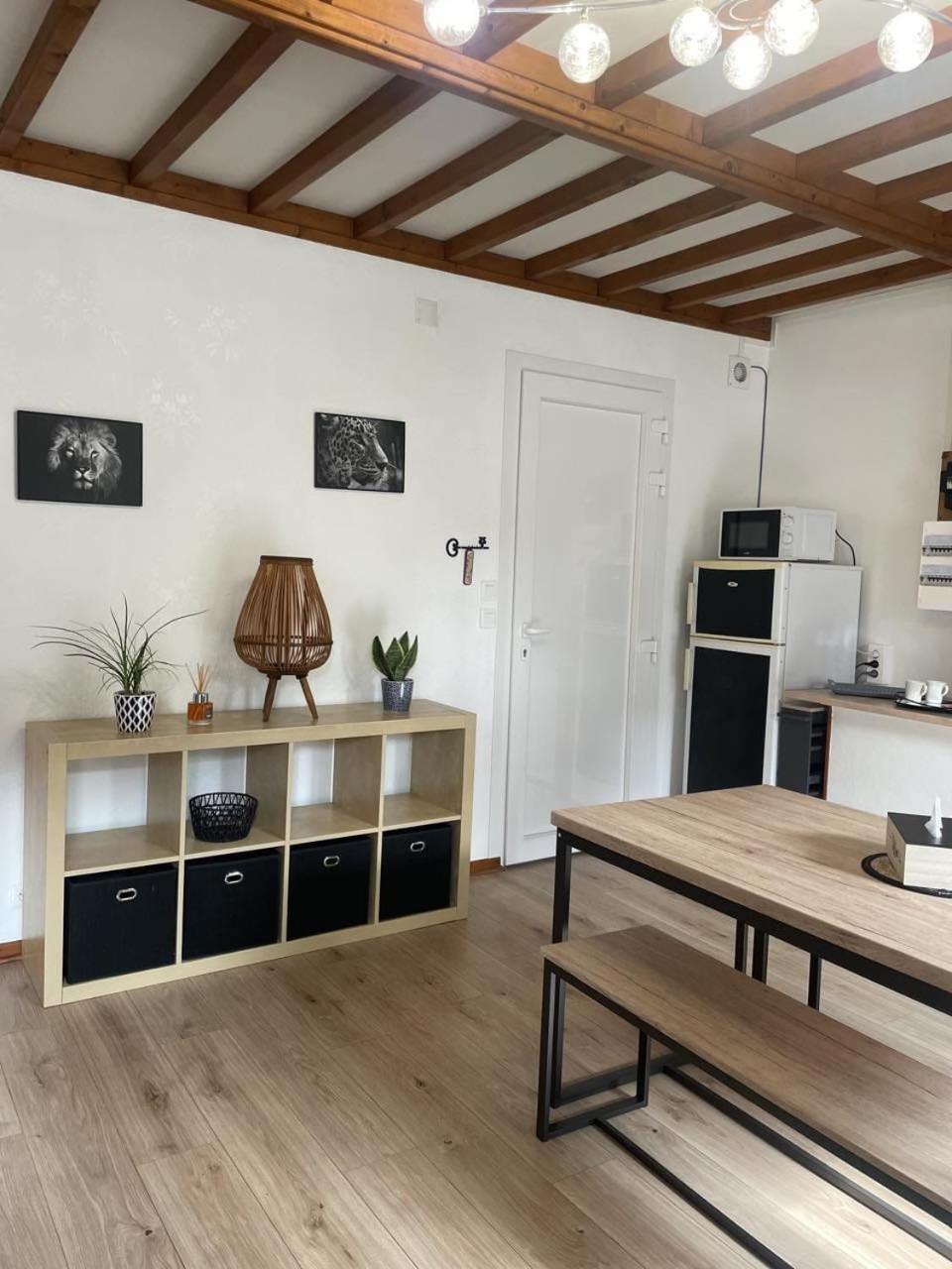 Superbe Appartement Face Au Chateau - 2 Chambres - Netflix/Canal+ Sedan Exterior photo