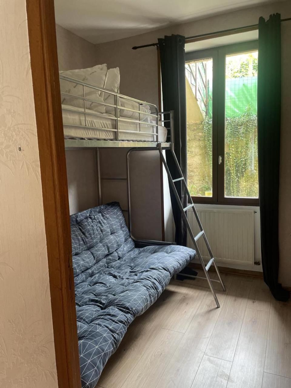 Superbe Appartement Face Au Chateau - 2 Chambres - Netflix/Canal+ Sedan Exterior photo